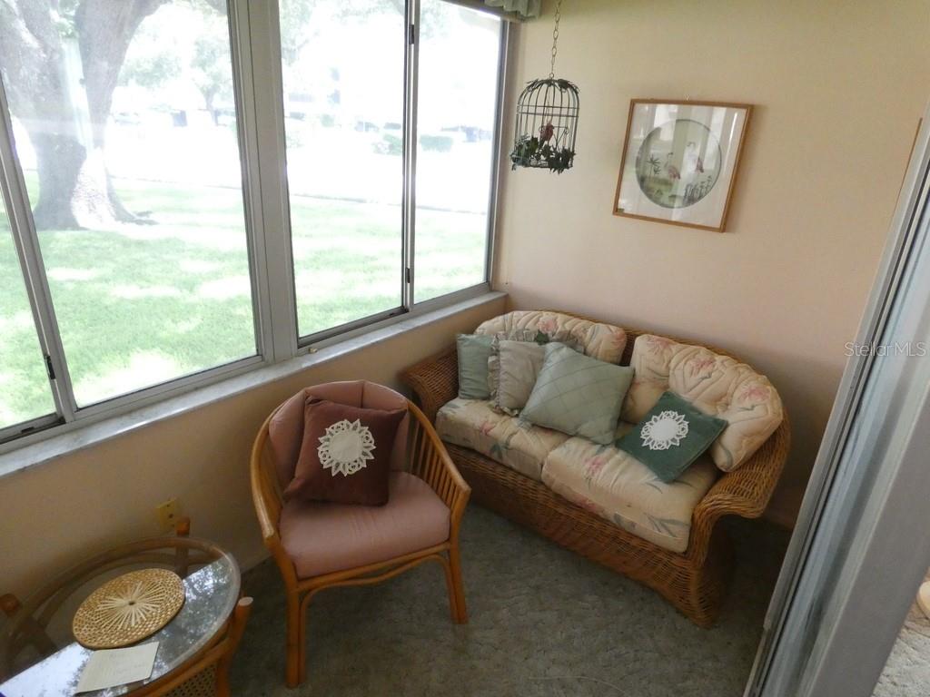 945 MADRID DR — photo 11