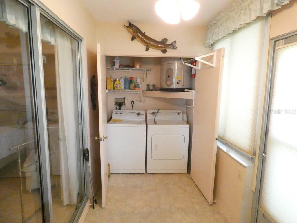 945 MADRID DR — photo 15