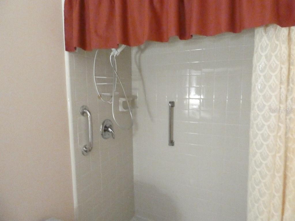 945 MADRID DR — photo 24