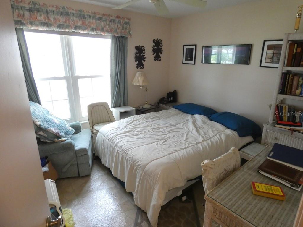 945 MADRID DR — photo 17