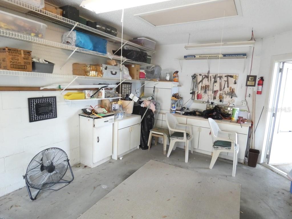 945 MADRID DR — photo 26