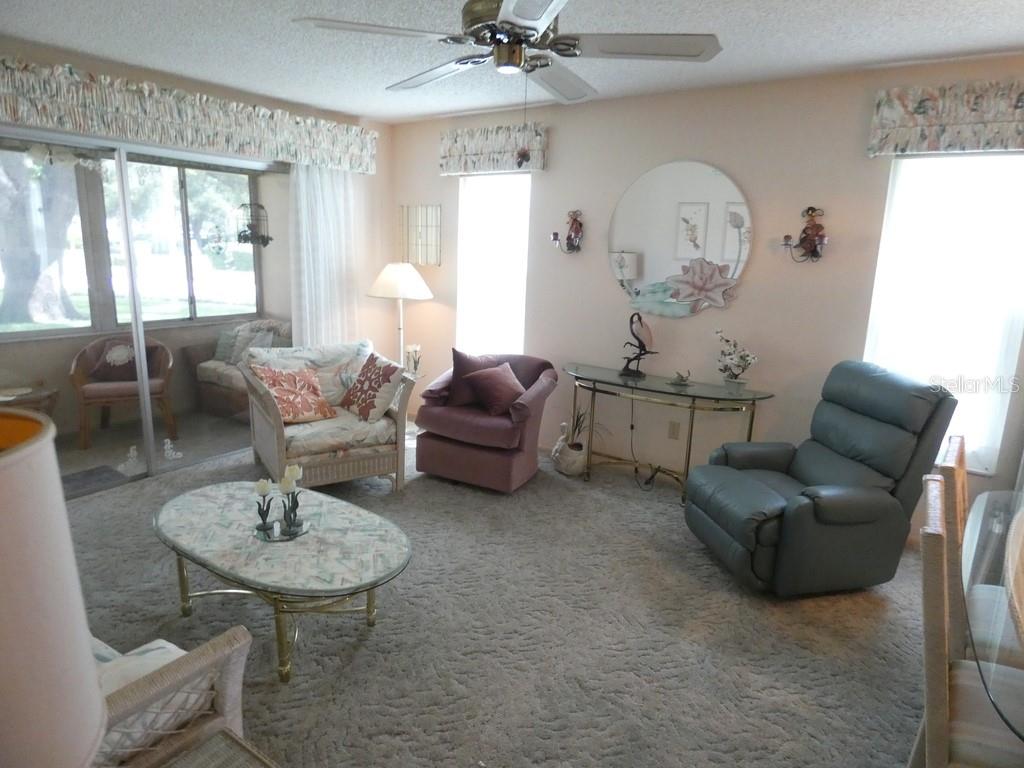 945 MADRID DR — photo 6
