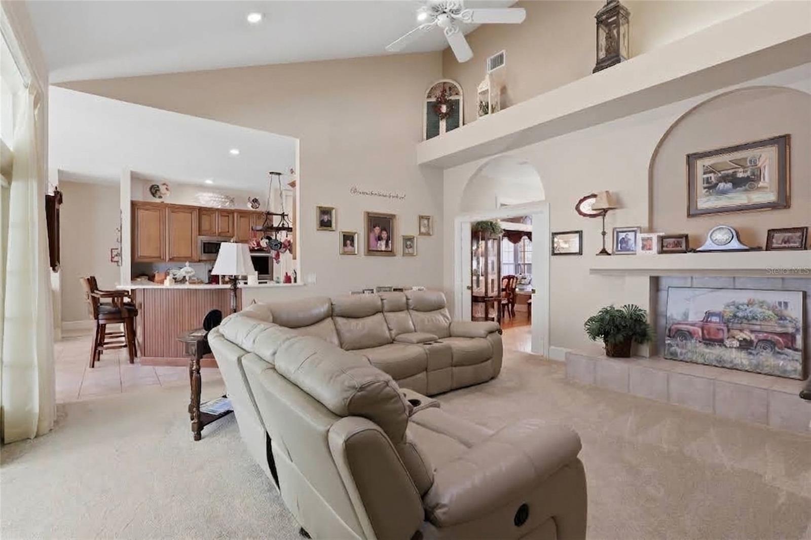 5649 BEECH ST — photo 13
