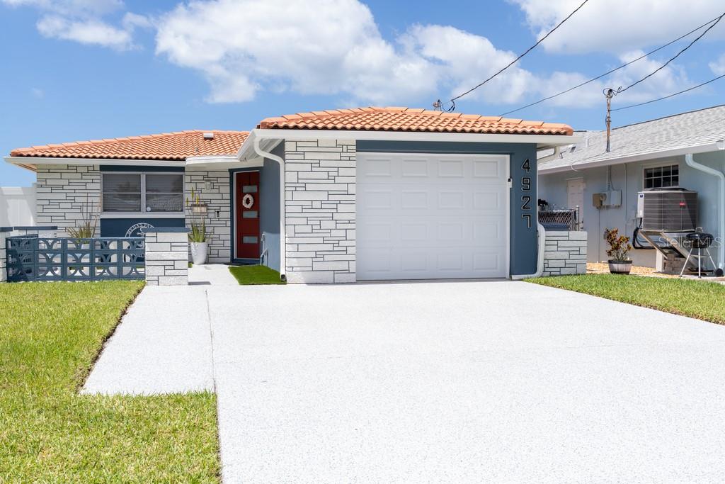 4927 BLUE HERON DR — photo 2