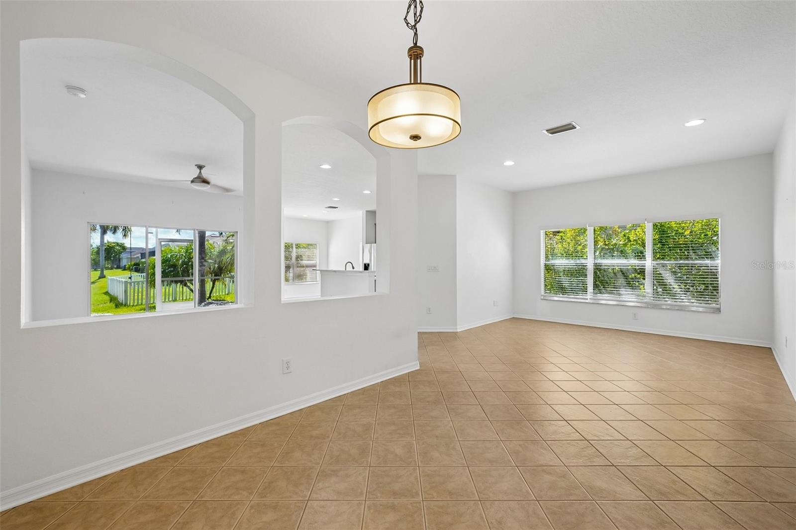 1810 MIRA LAGO CIR — photo 10