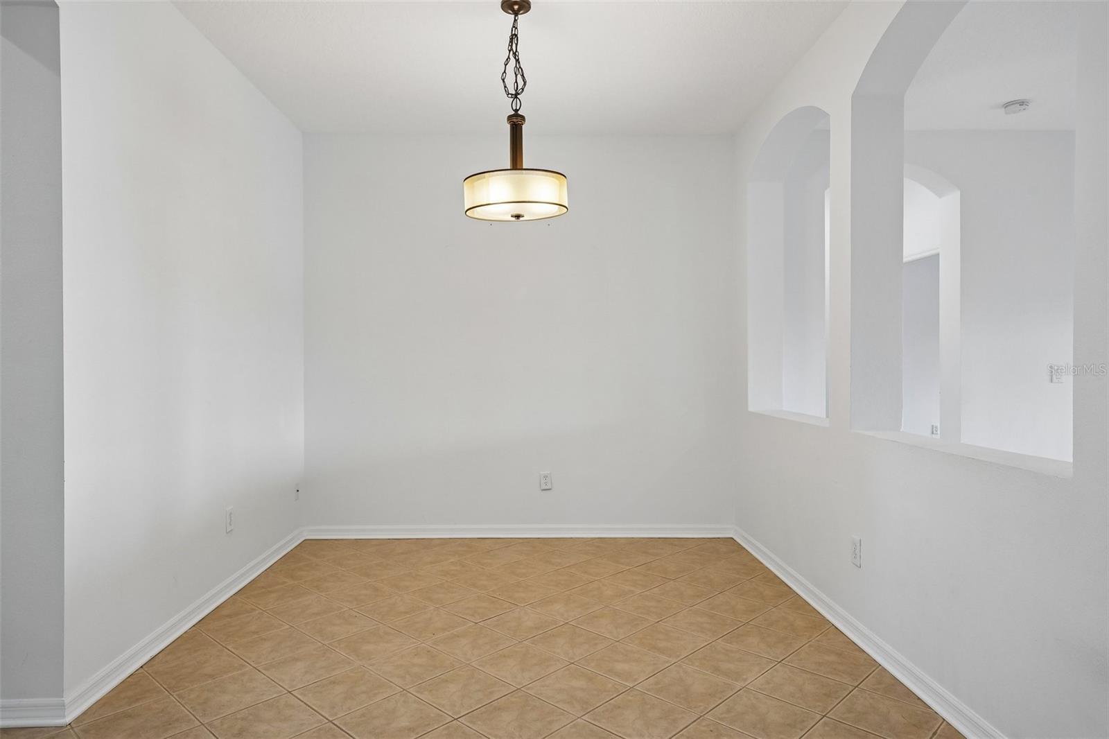1810 MIRA LAGO CIR — photo 32