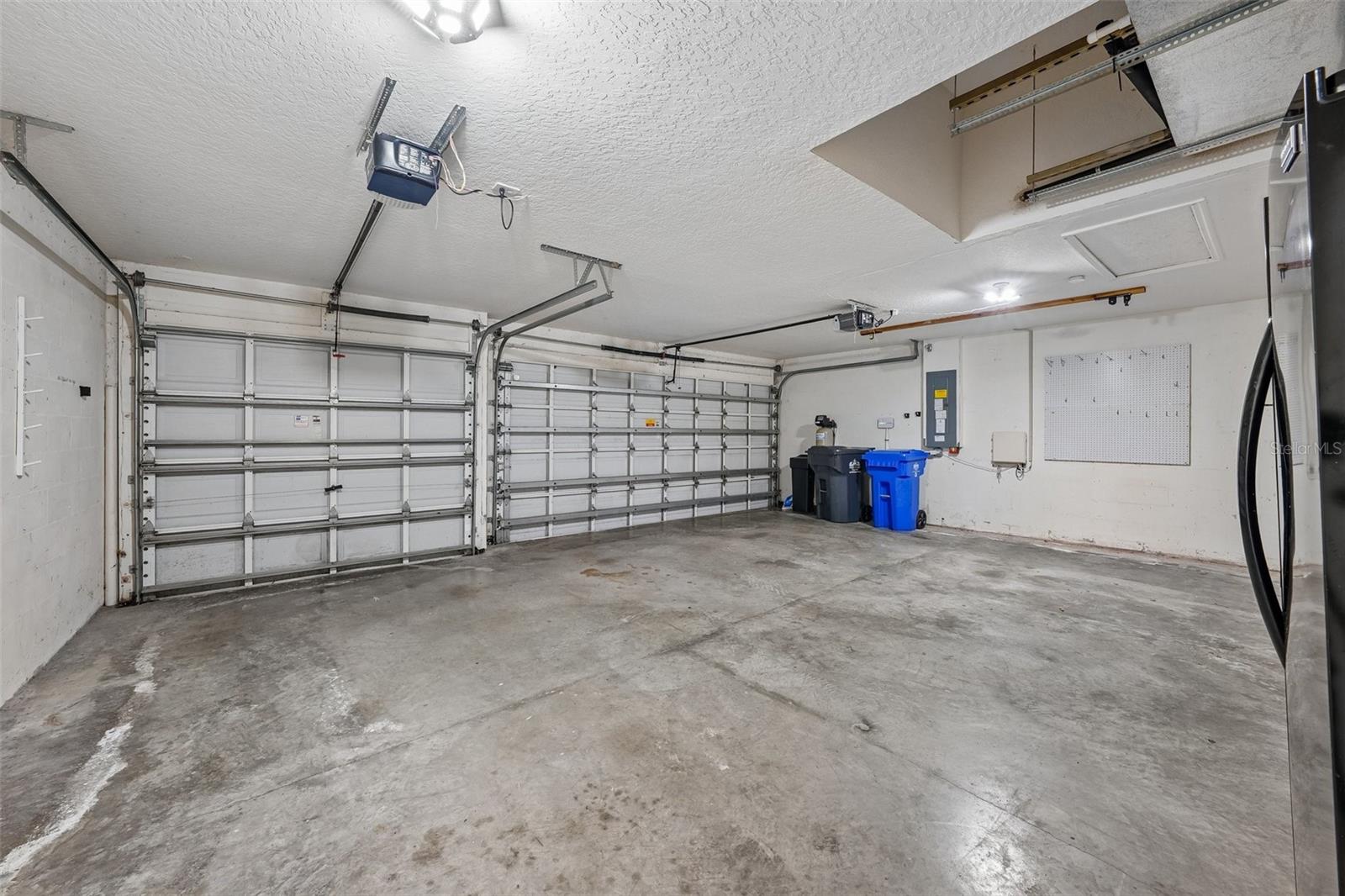 1810 MIRA LAGO CIR — photo 39