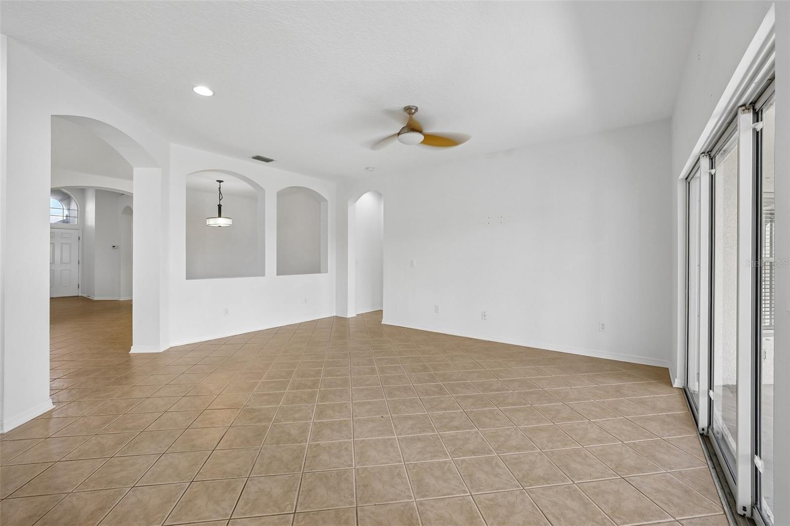 1810 MIRA LAGO CIR — photo 7