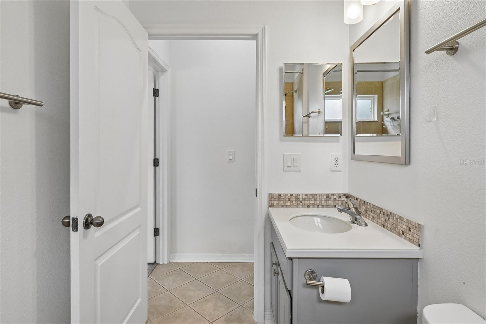 1810 MIRA LAGO CIR — photo 23