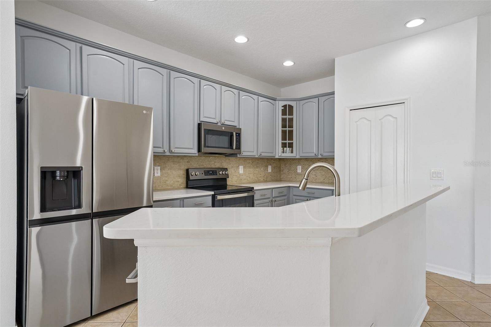 1810 MIRA LAGO CIR — photo 16