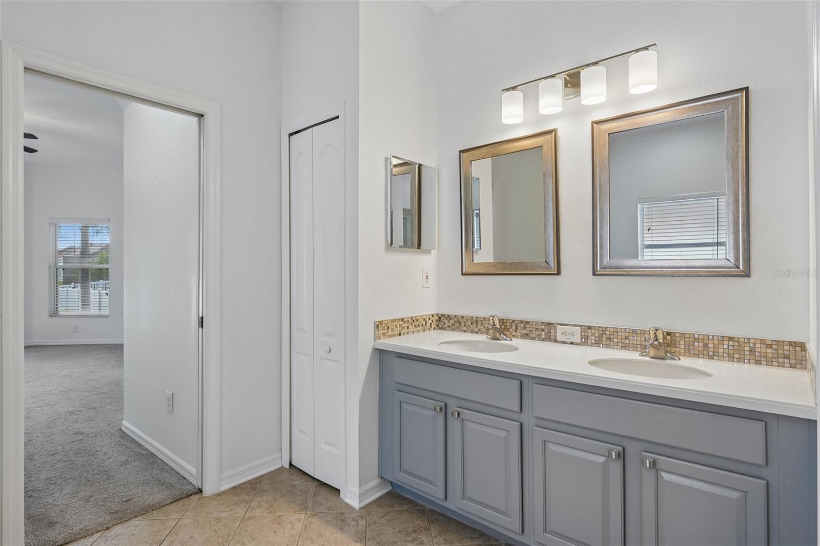 1810 MIRA LAGO CIR — photo 37