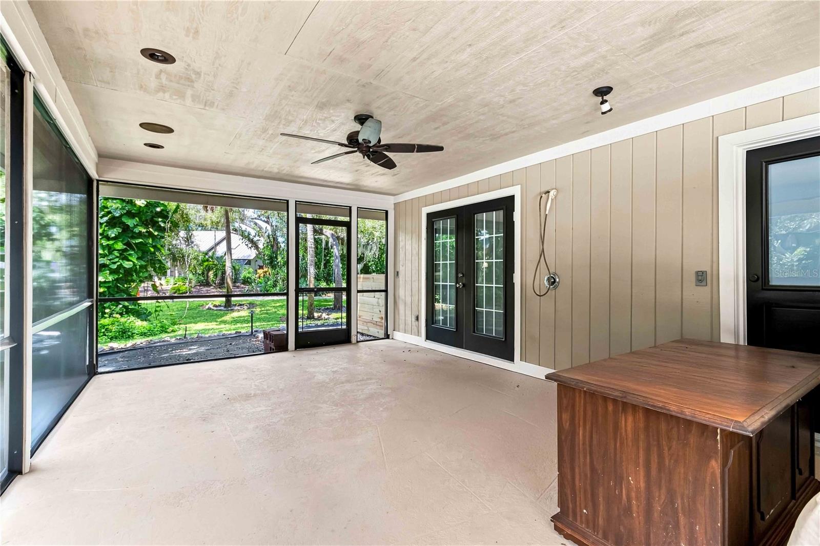 902 DRAKESWOOD CT — photo 37