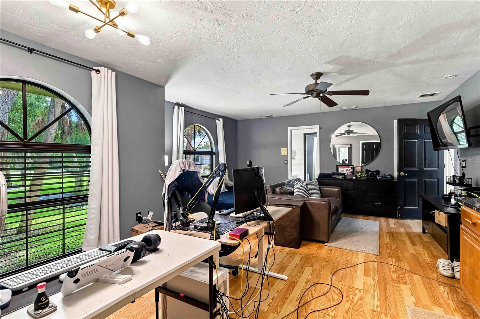 902 DRAKESWOOD CT — photo 23