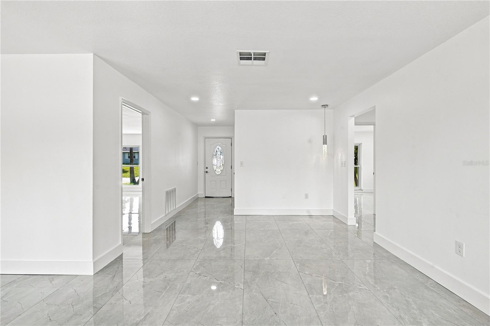 4251 WOODFIELD AVE — photo 5