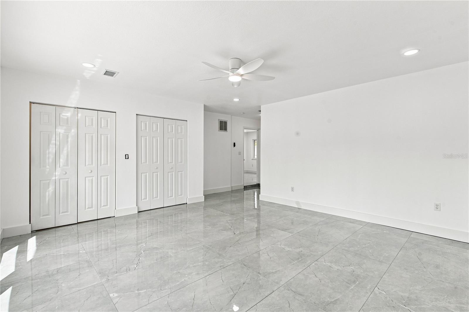 4251 WOODFIELD AVE — photo 11
