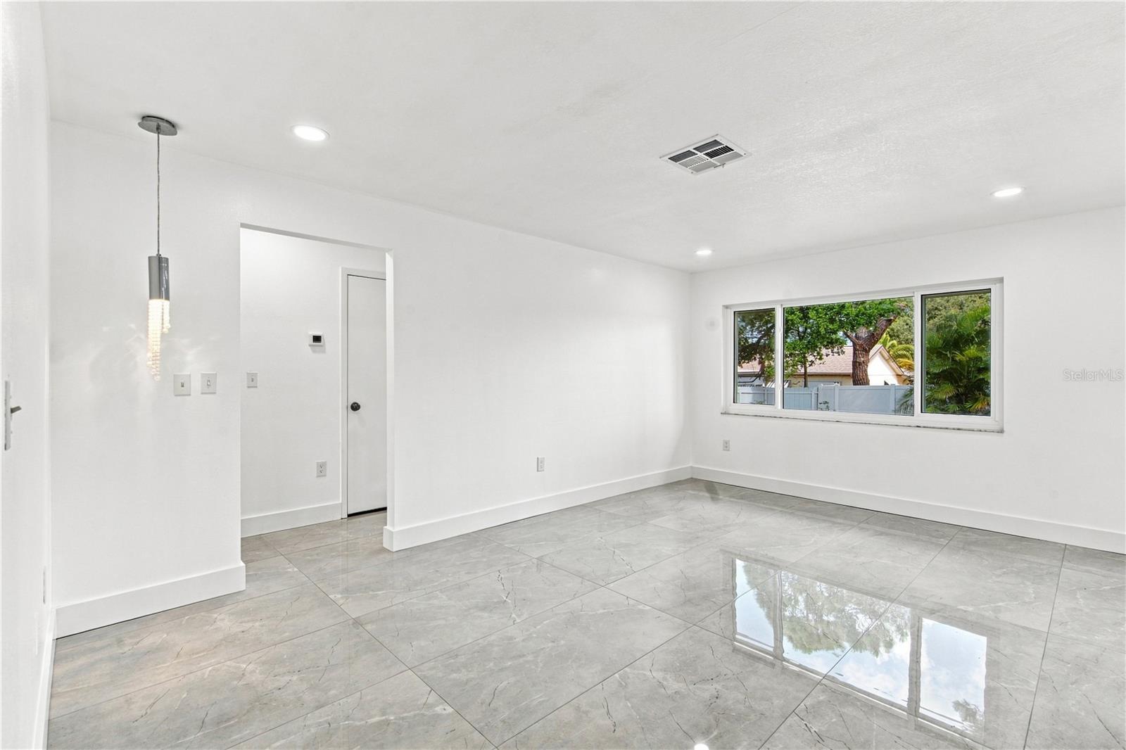 4251 WOODFIELD AVE — photo 9