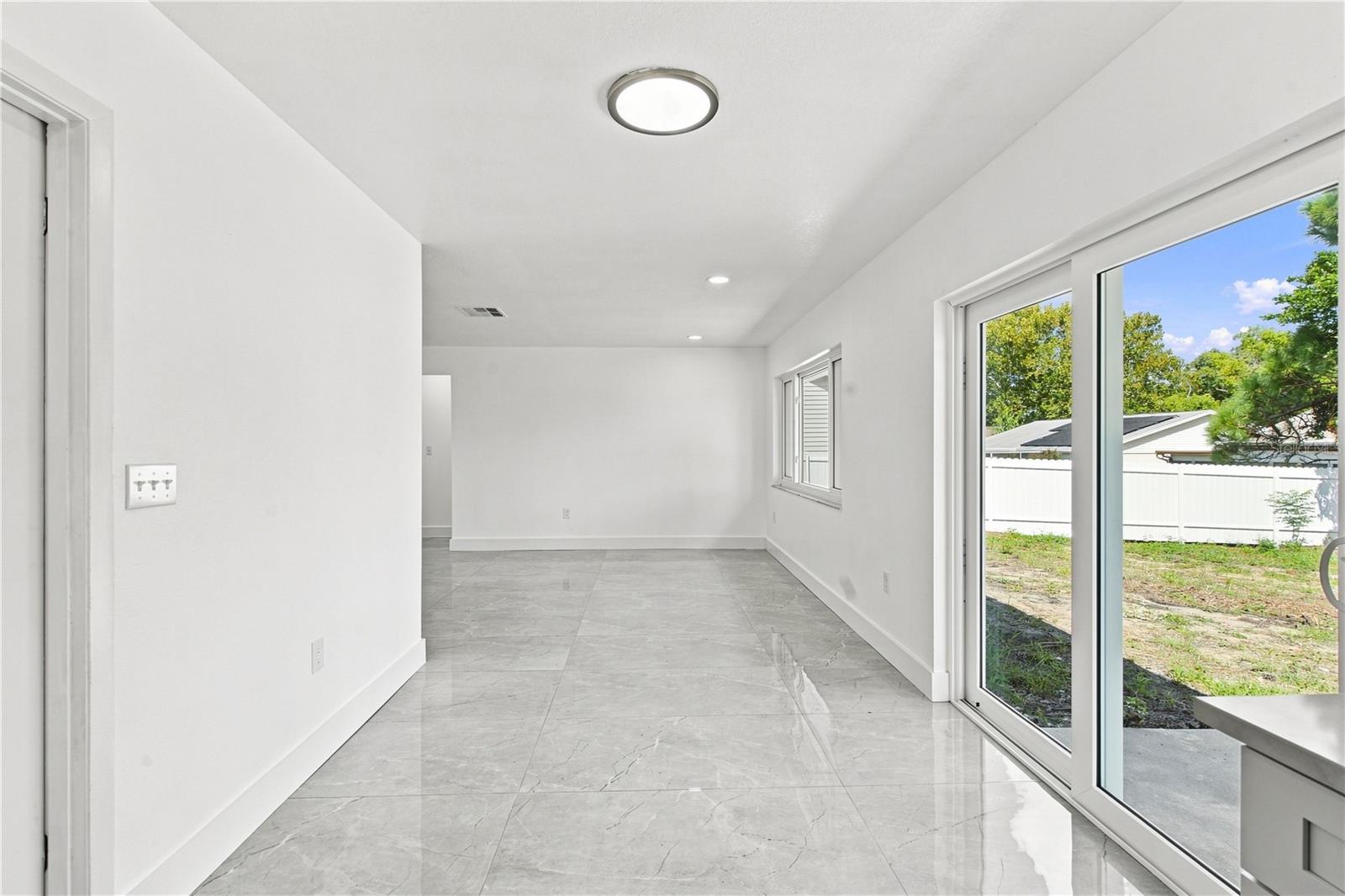 4251 WOODFIELD AVE — photo 10