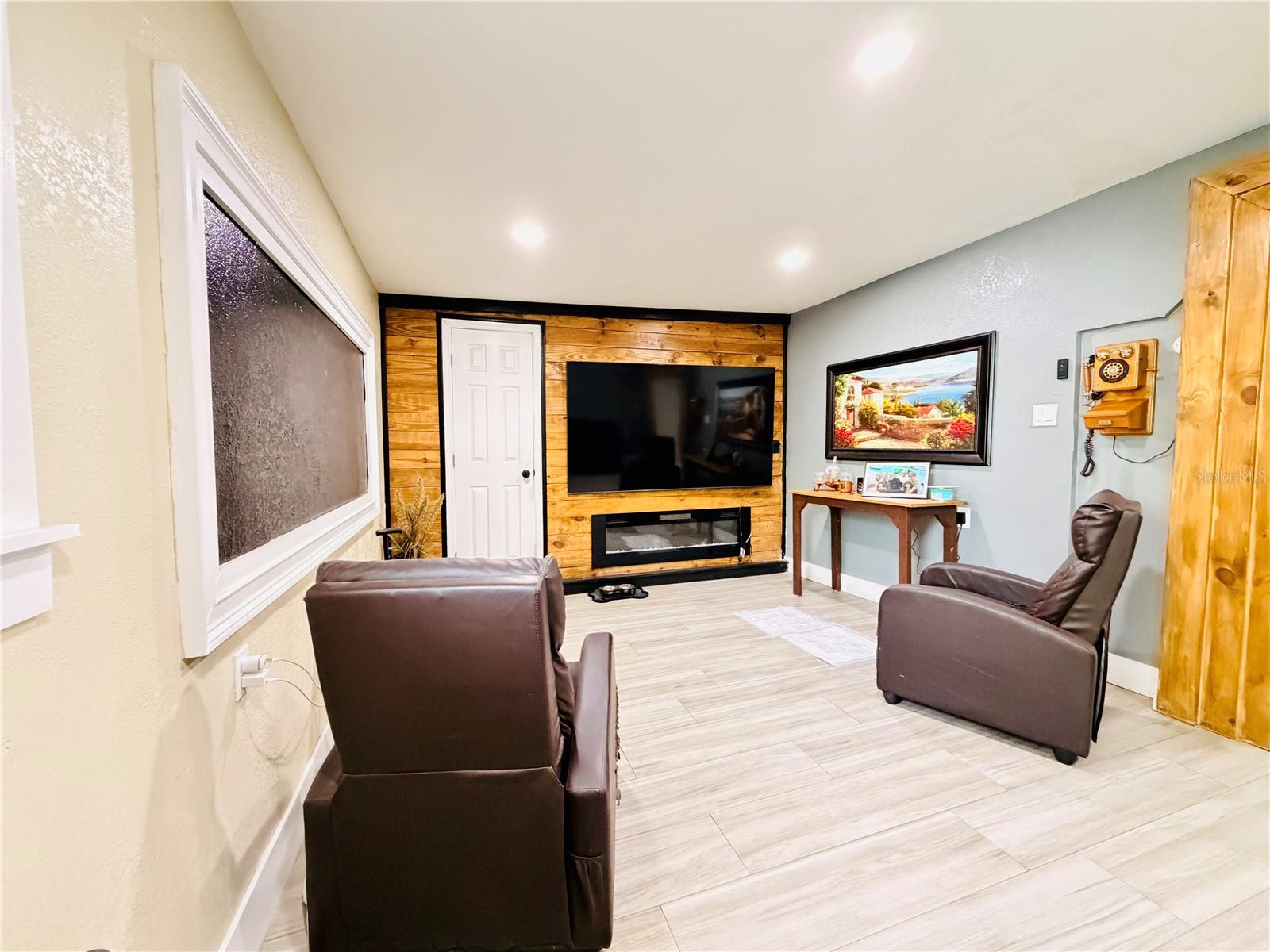 4928 ELDORADO DR — photo 4