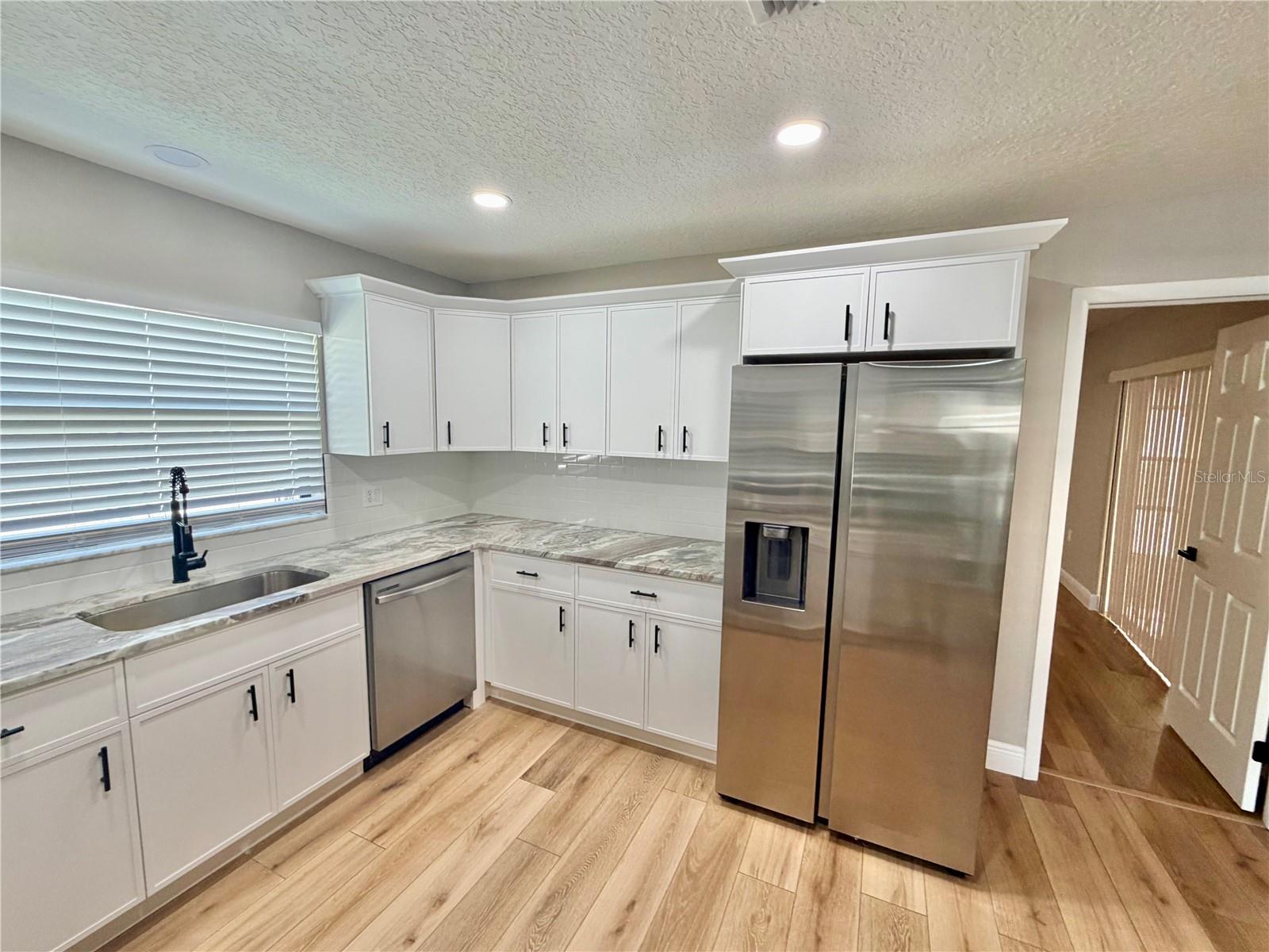 1202 MANDARIN DR — photo 8