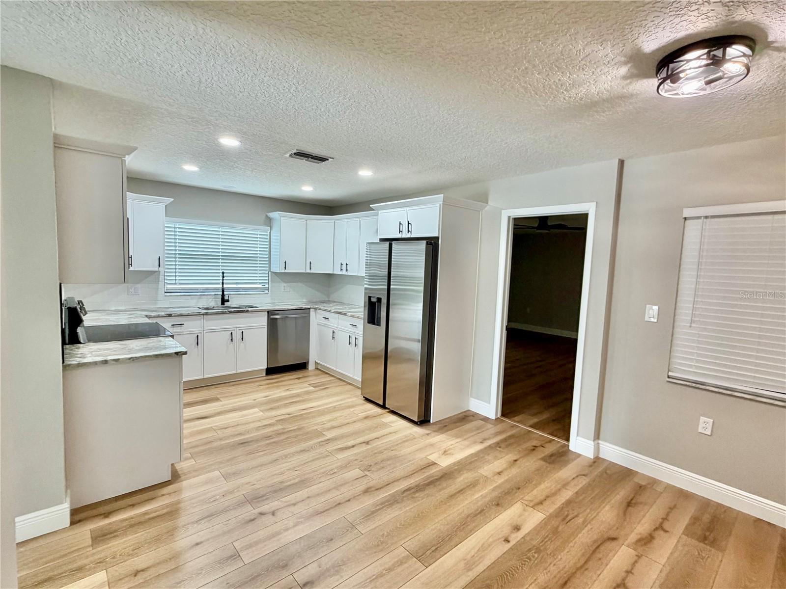 1202 MANDARIN DR — photo 9