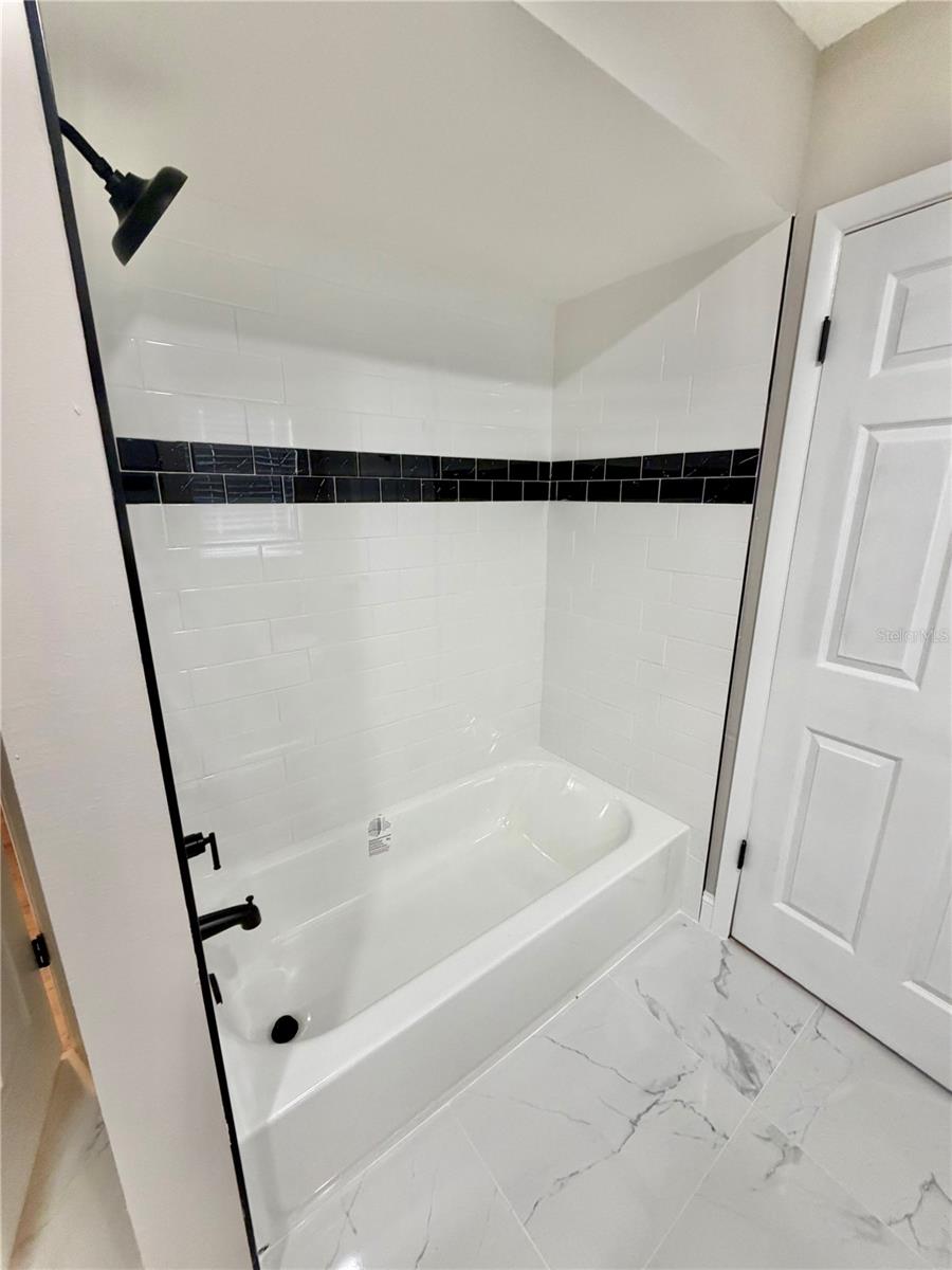 1202 MANDARIN DR — photo 24