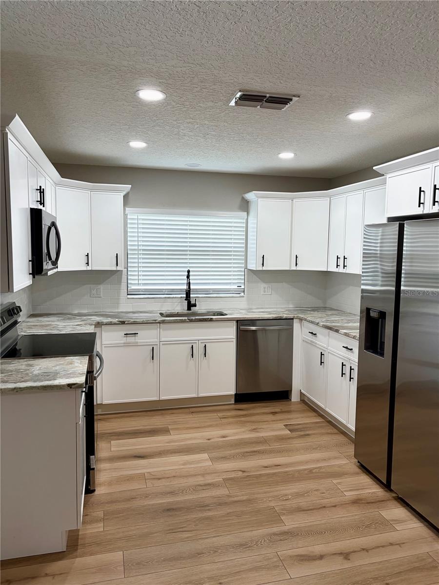 1202 MANDARIN DR — photo 15