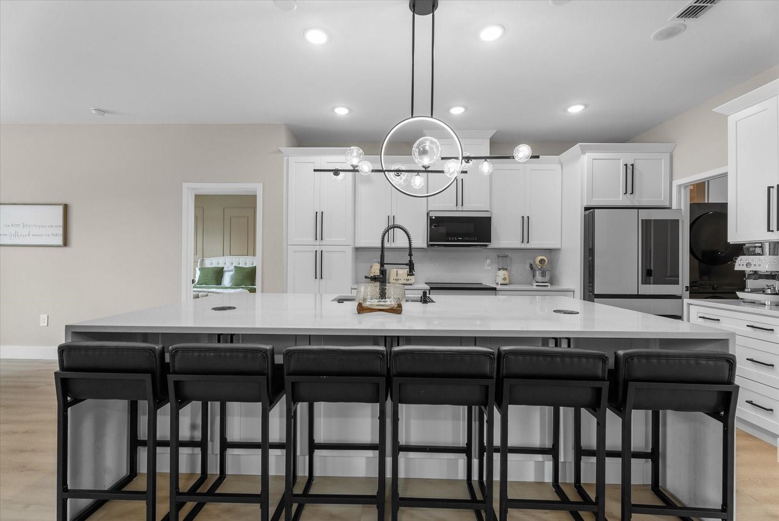 5587 FARMINGTON AVE — photo 7