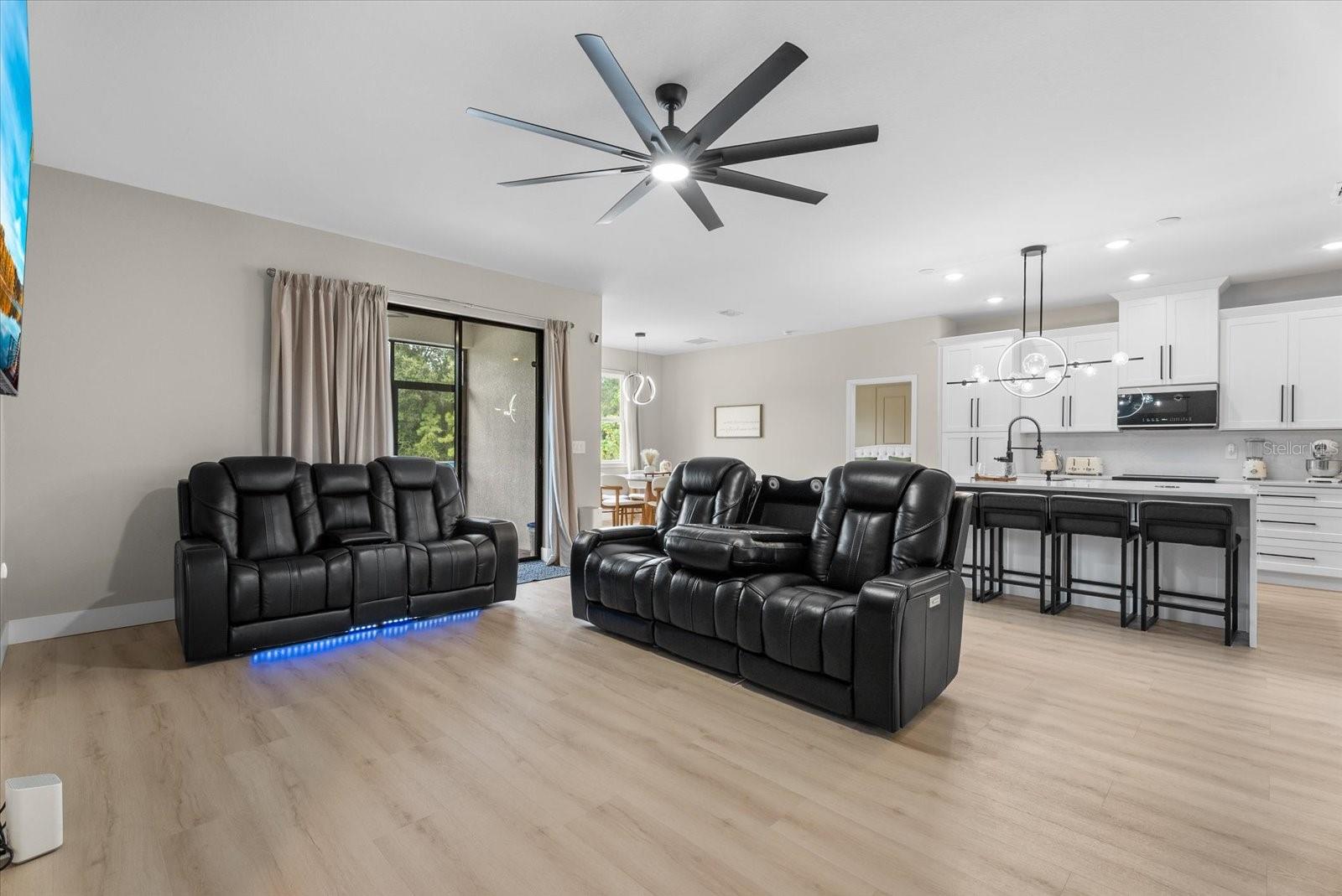 5587 FARMINGTON AVE — photo 18