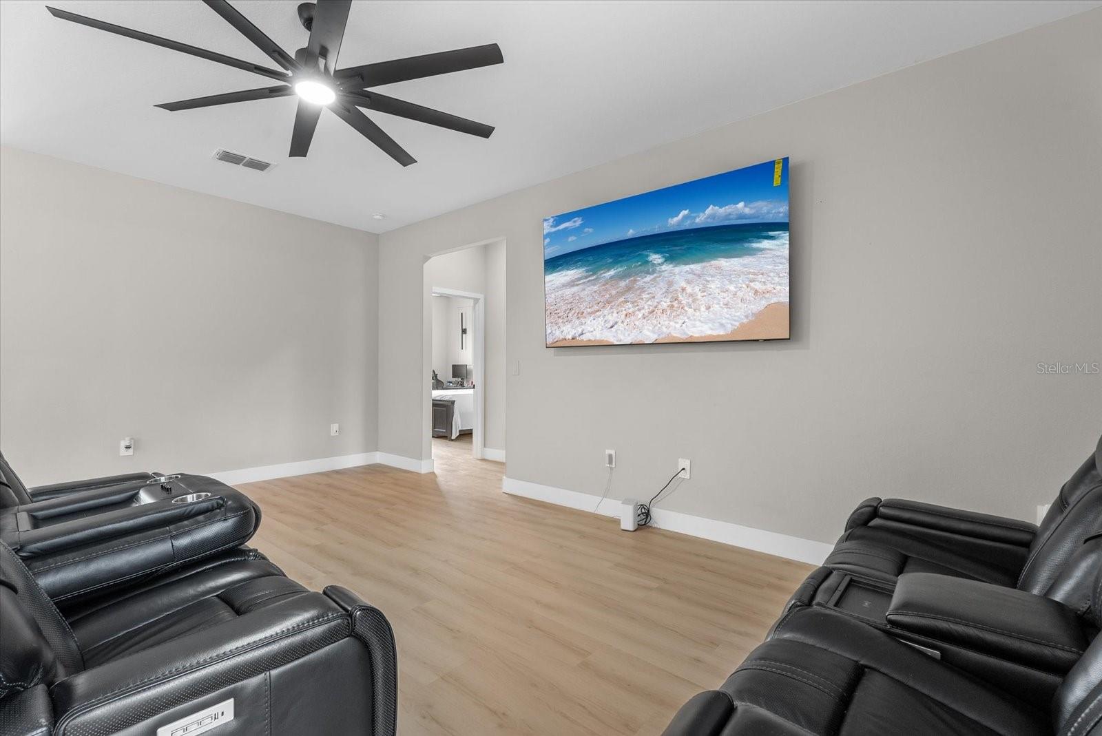 5587 FARMINGTON AVE — photo 16