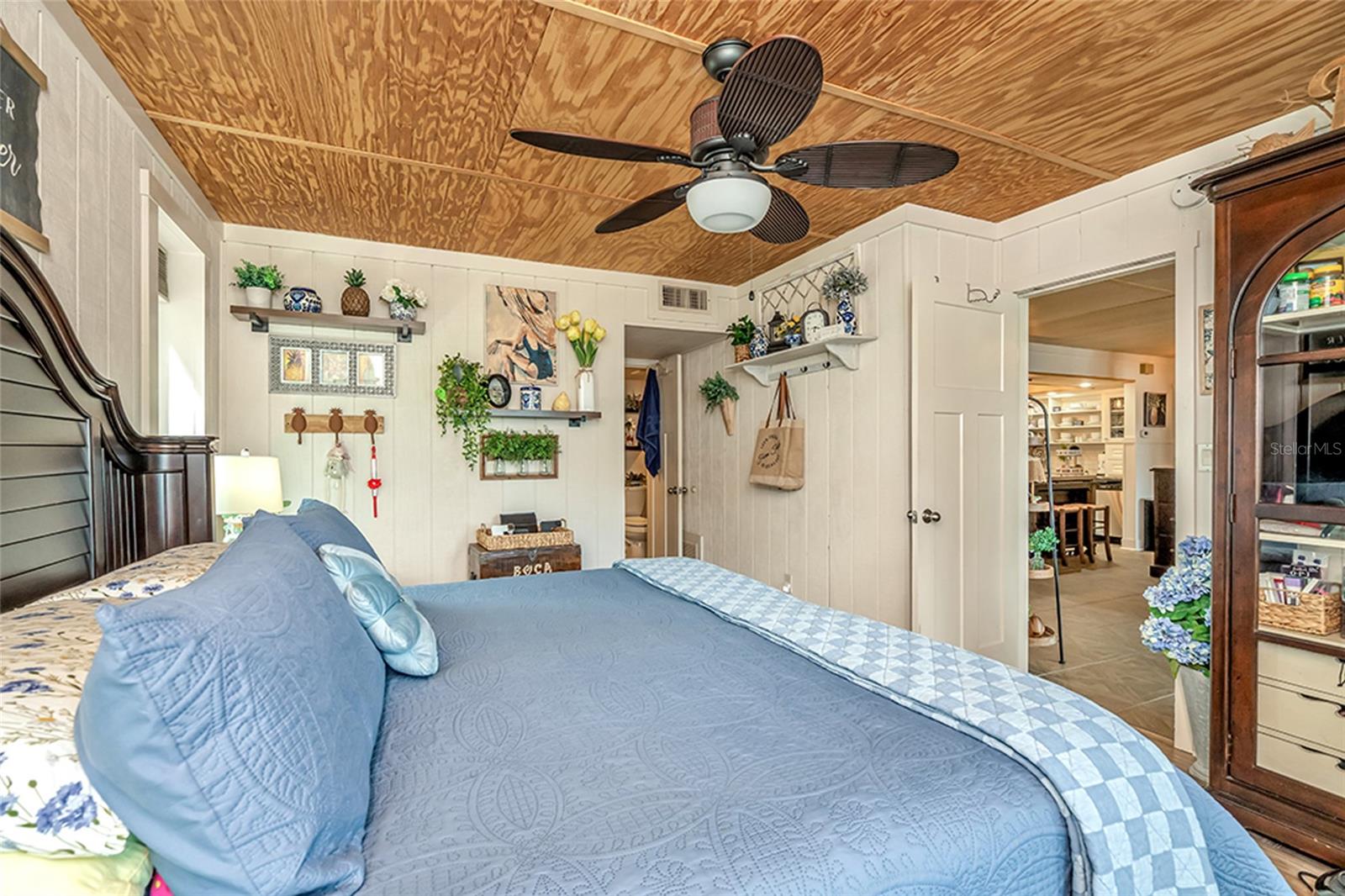5220 BRITTANY DR S #201 — photo 28