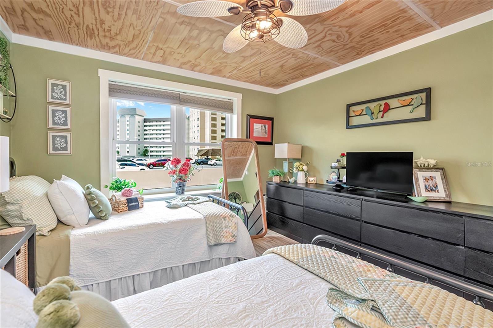 5220 BRITTANY DR S #201 — photo 31