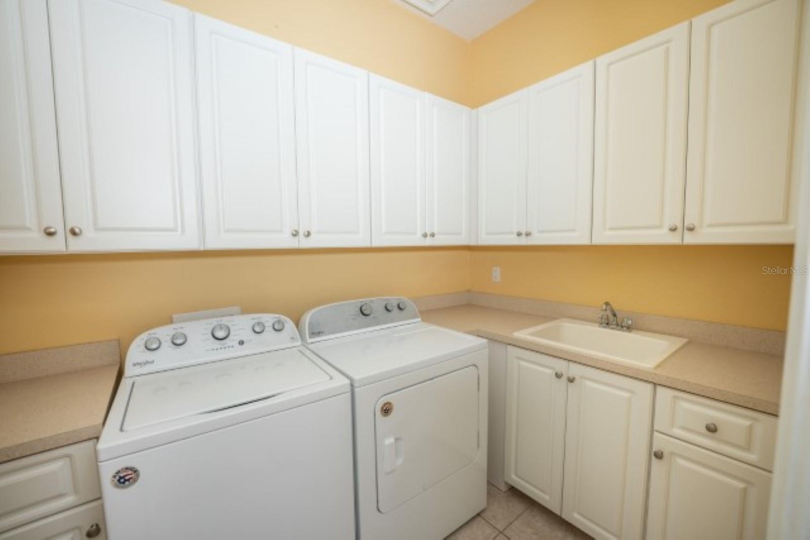 3915 W KENSINGTON AVE — photo 23