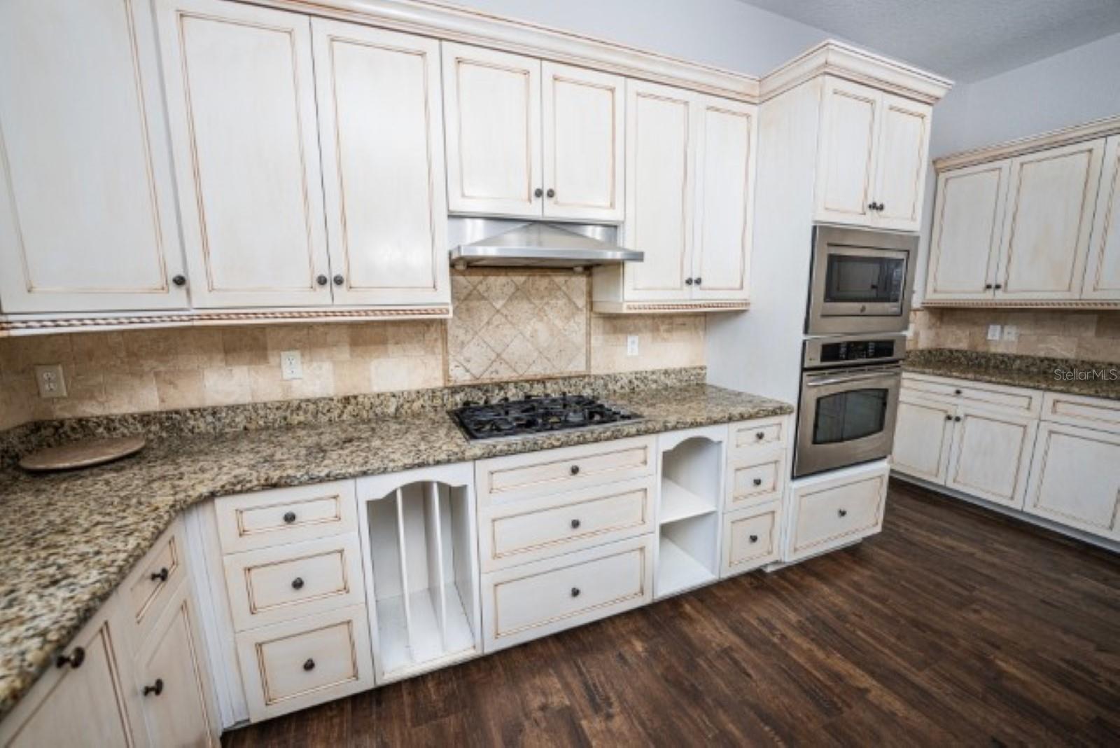 3915 W KENSINGTON AVE — photo 19