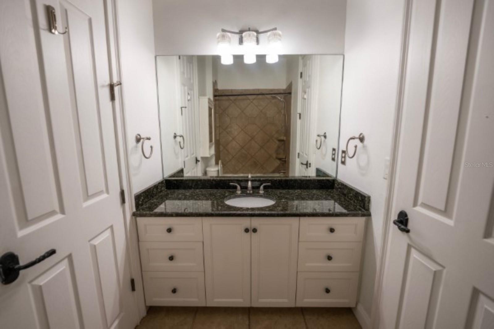 3915 W KENSINGTON AVE — photo 37