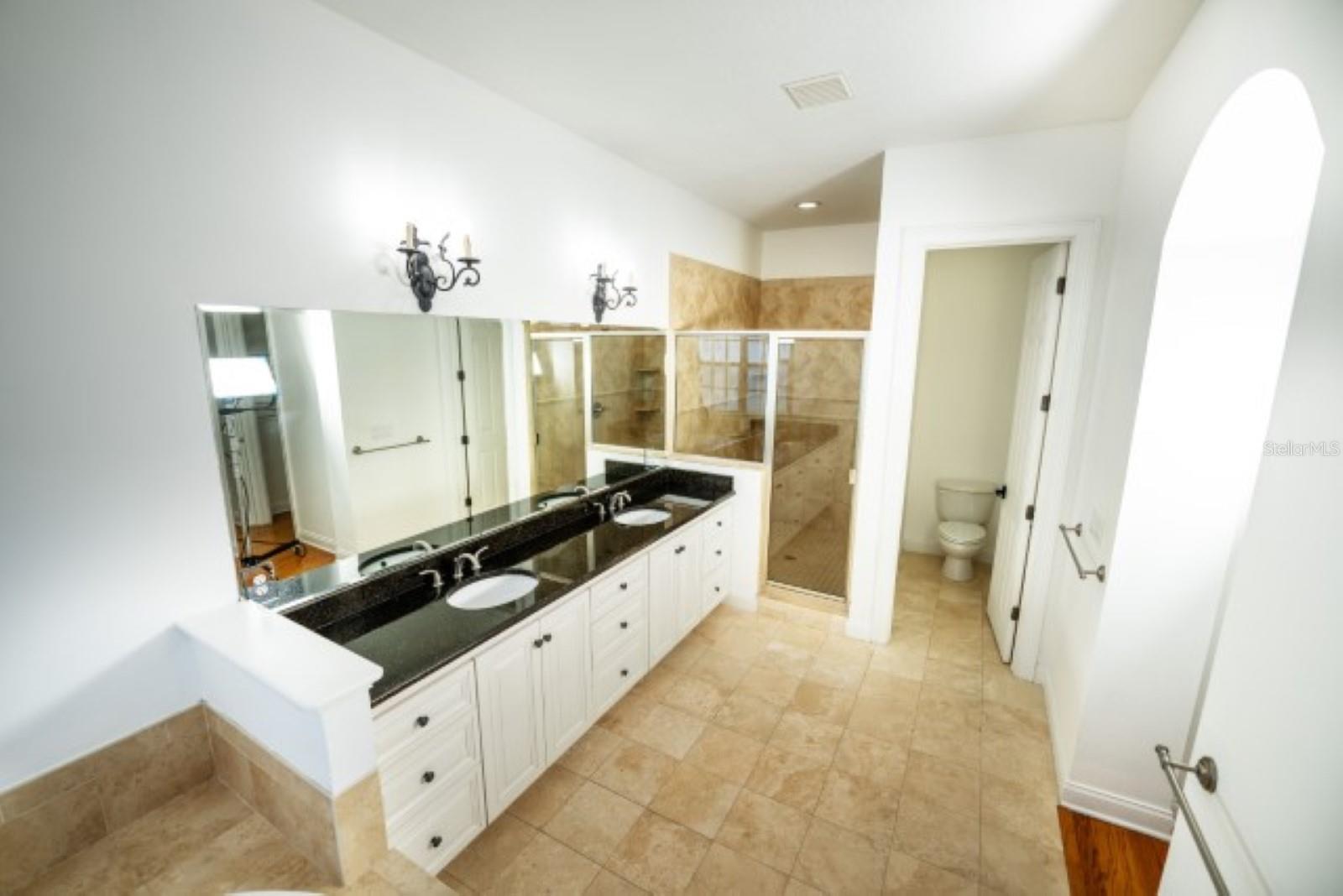 3915 W KENSINGTON AVE — photo 27
