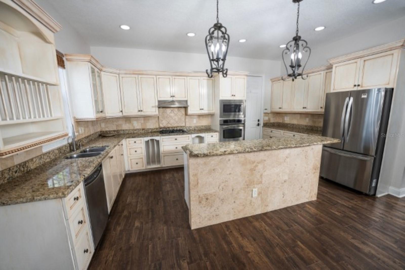 3915 W KENSINGTON AVE — photo 16
