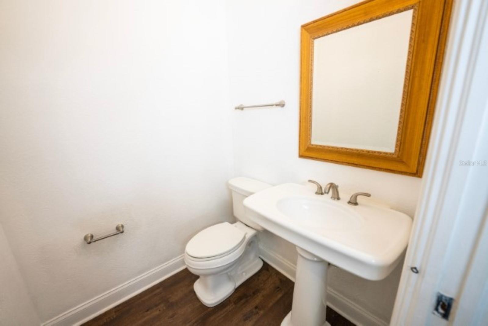 3915 W KENSINGTON AVE — photo 9