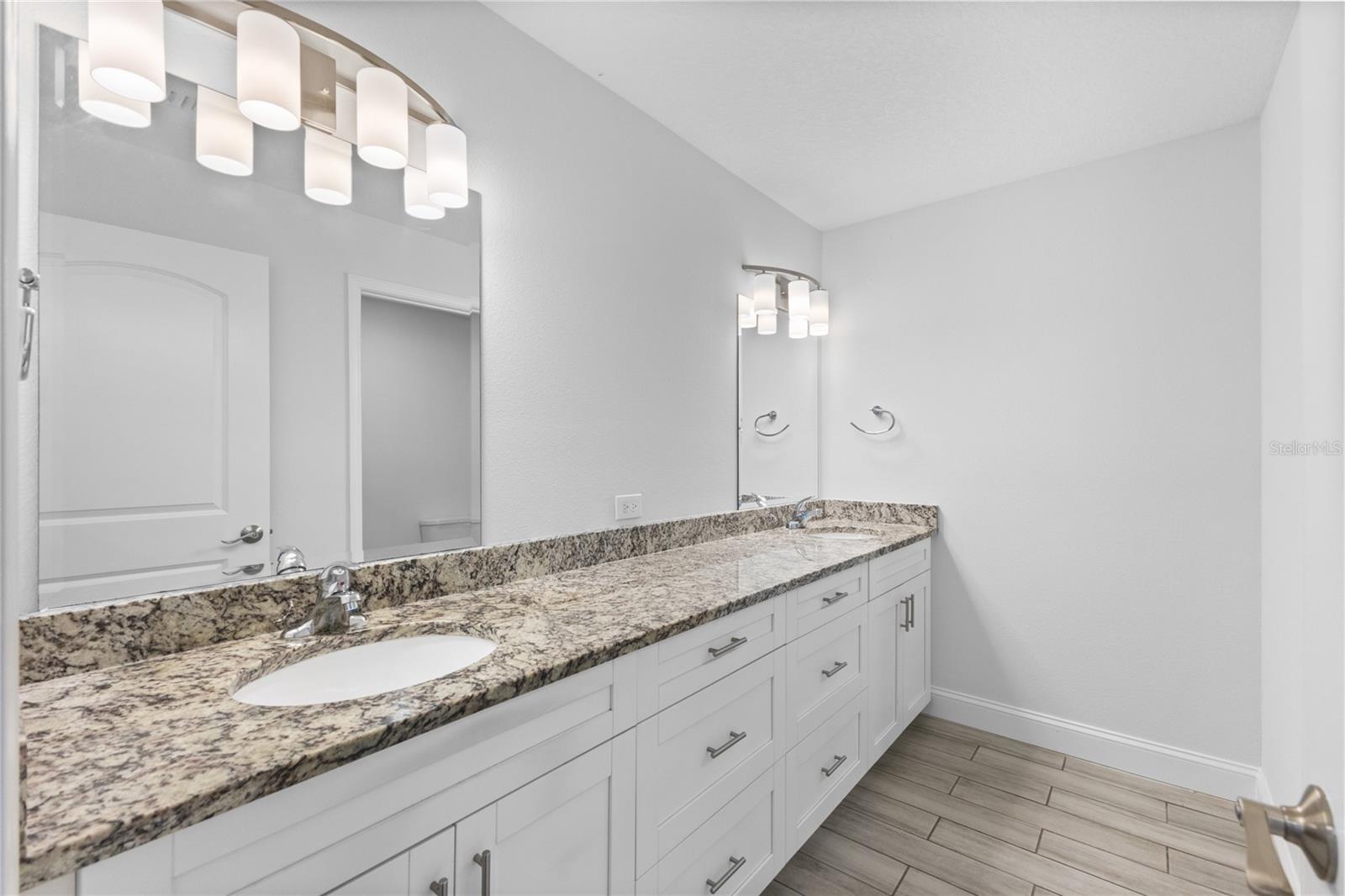 8702-8708 KENYON VIEW CT — photo 25