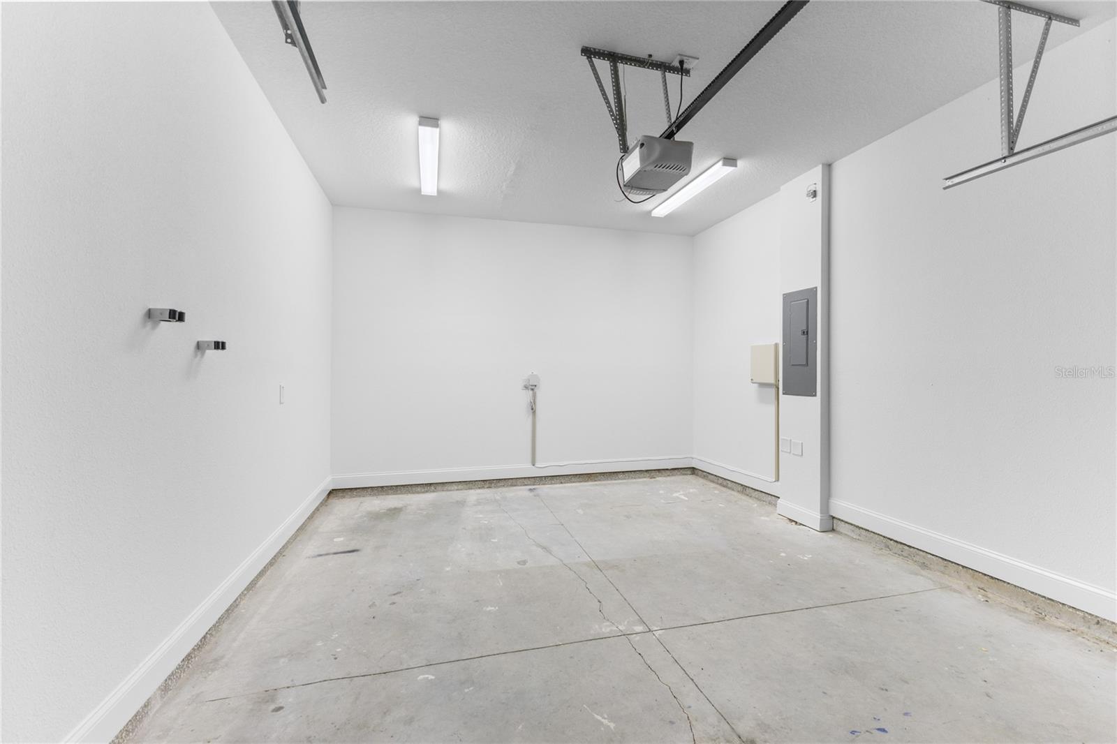 8702-8708 KENYON VIEW CT — photo 32