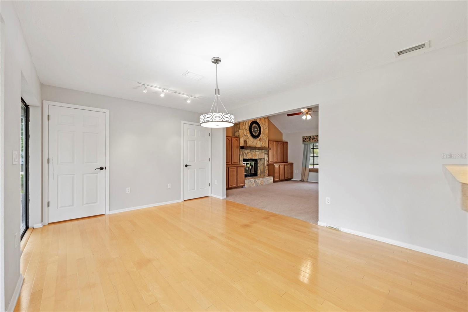 8006 OAK DR — photo 12