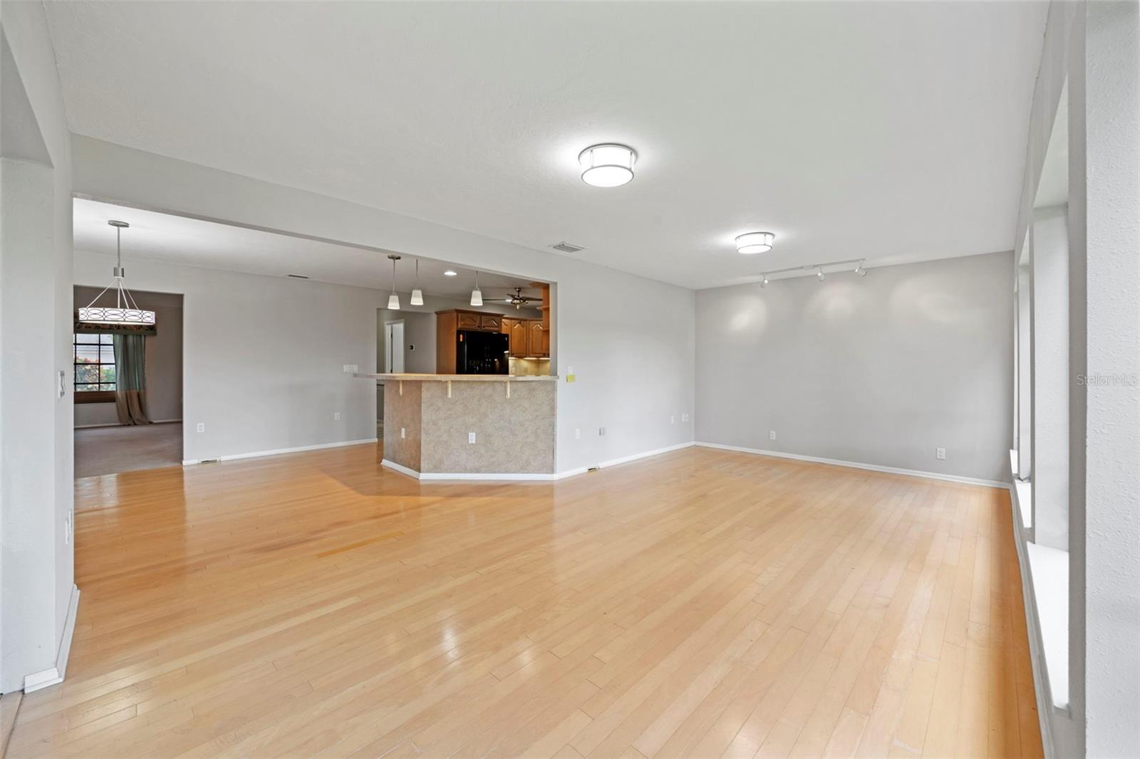 8006 OAK DR — photo 15