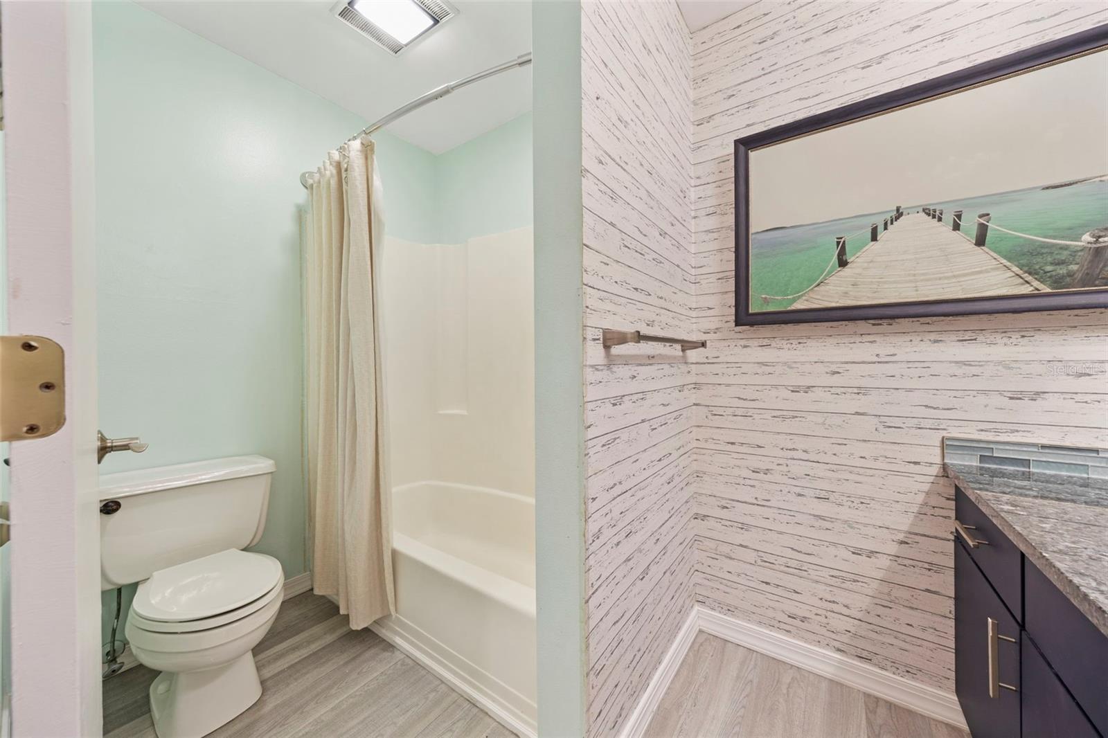 8006 OAK DR — photo 19
