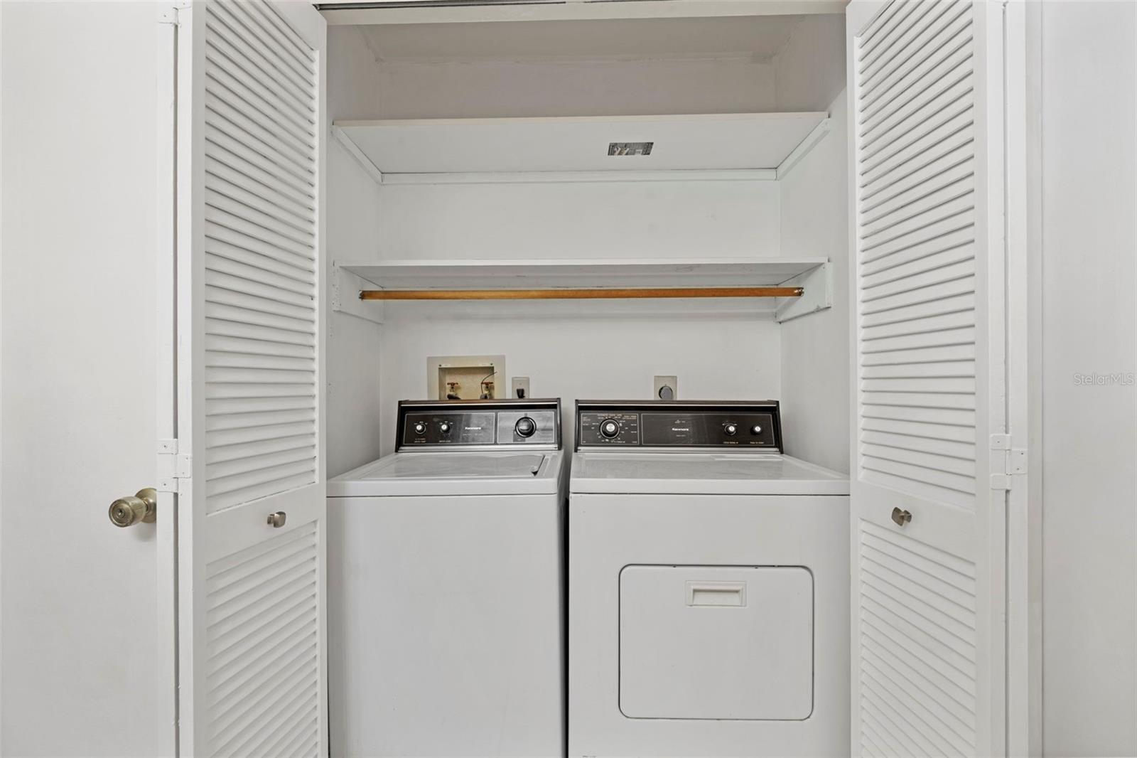 8006 OAK DR — photo 31