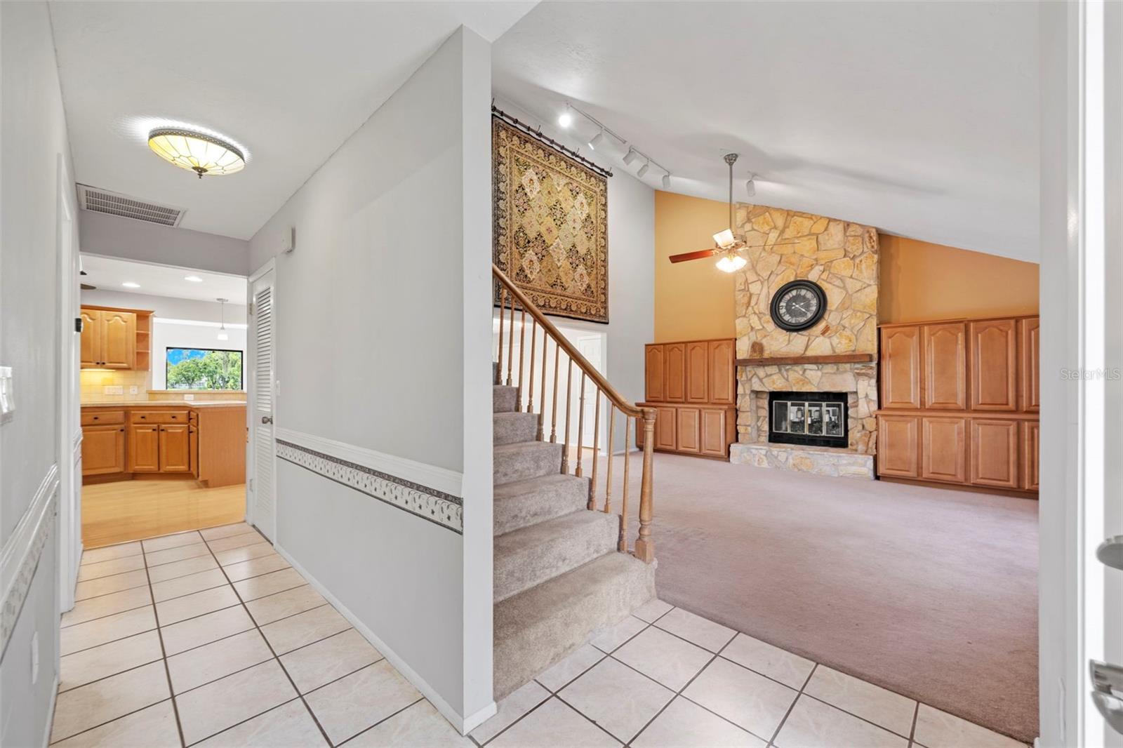 8006 OAK DR — photo 9
