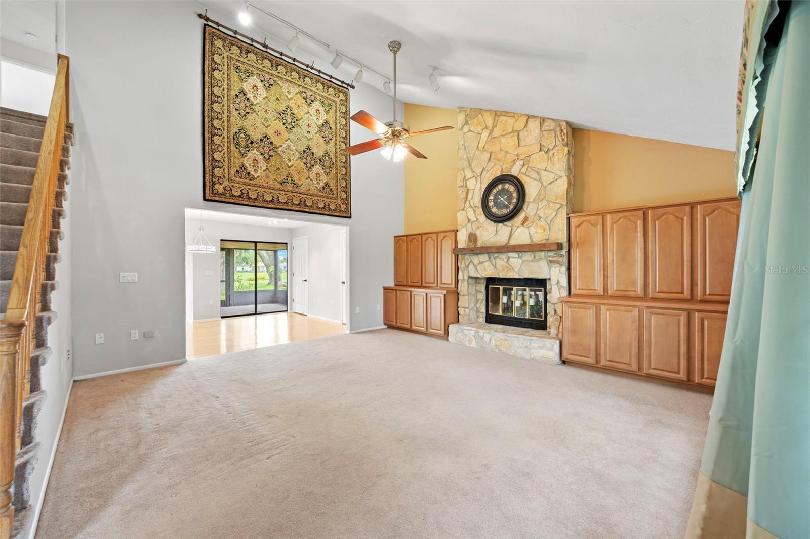 8006 OAK DR — photo 2