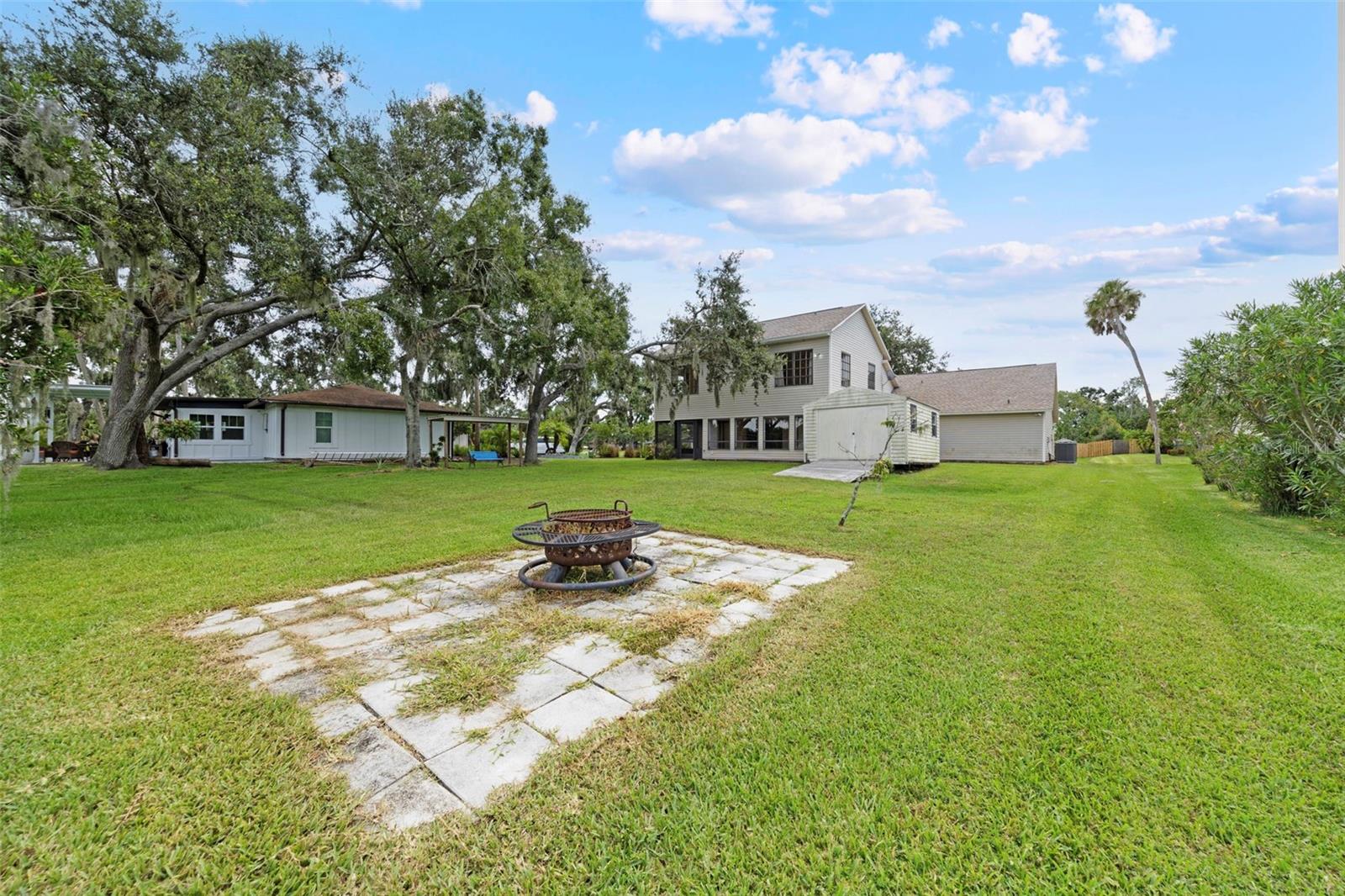 8006 OAK DR — photo 38