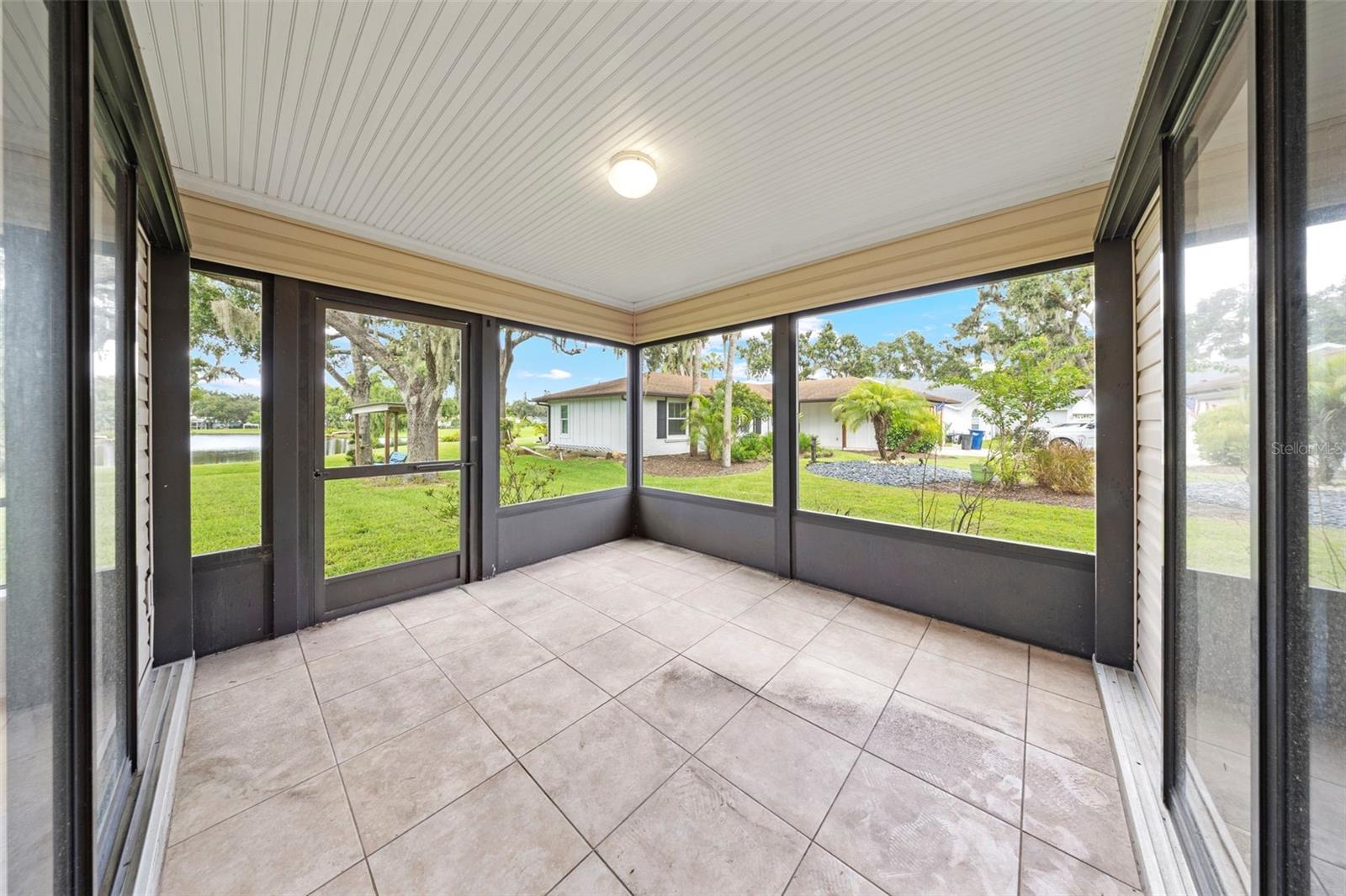 8006 OAK DR — photo 33
