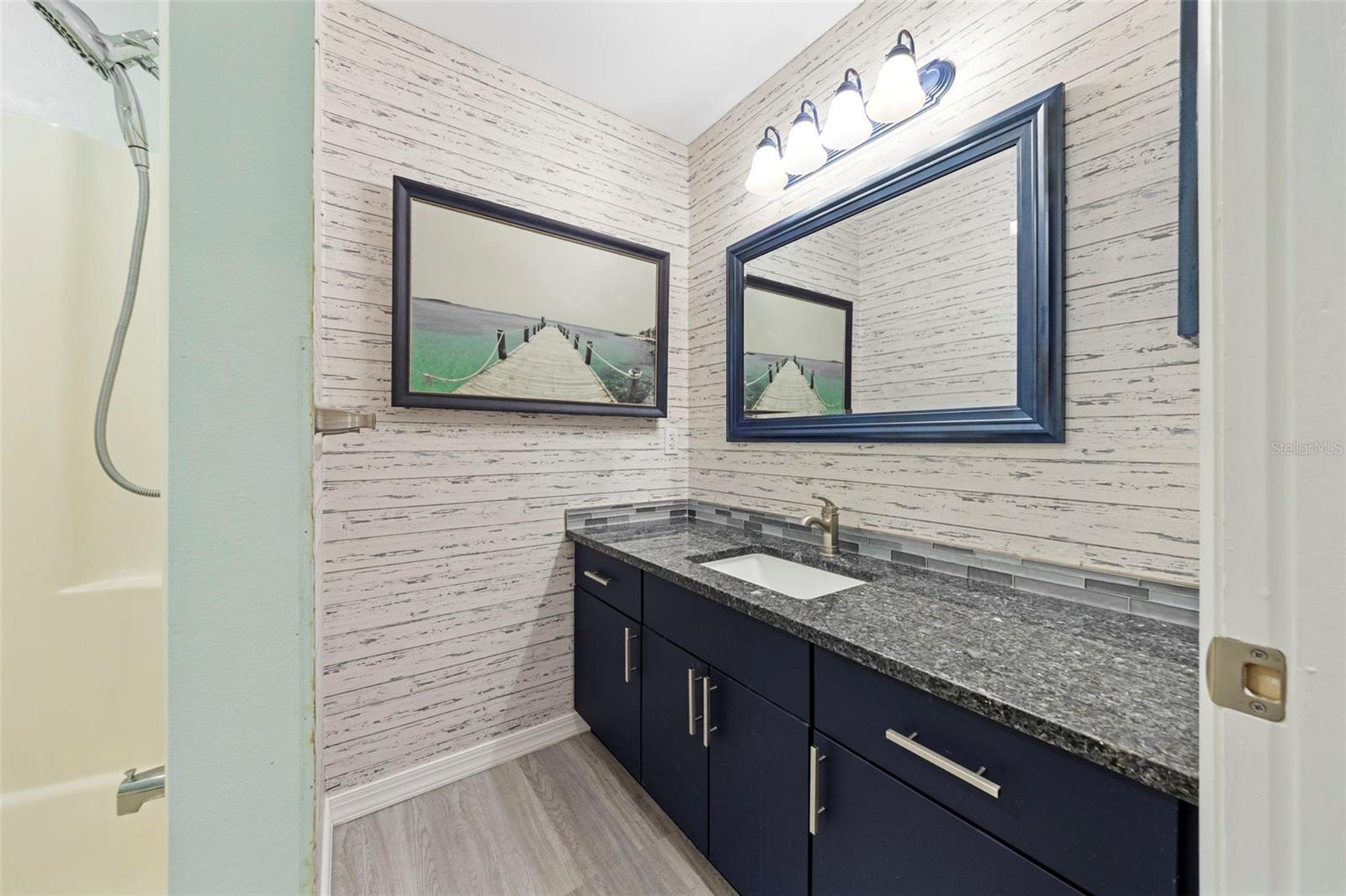 8006 OAK DR — photo 4