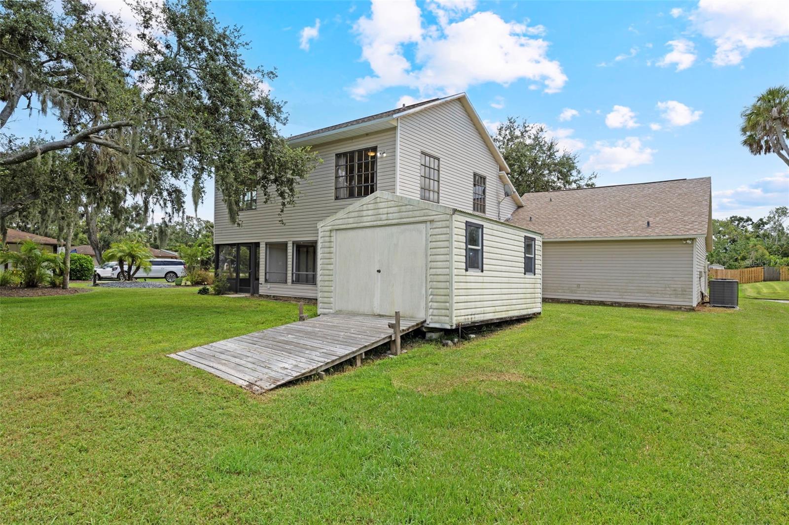 8006 OAK DR — photo 37