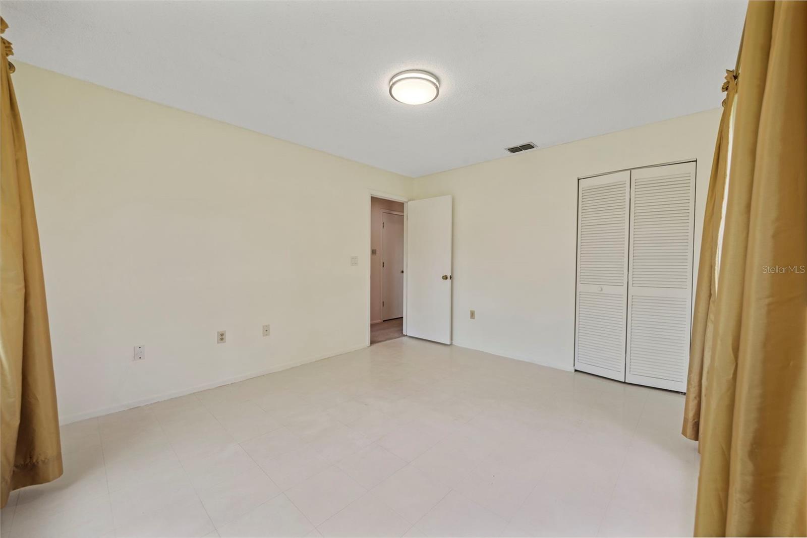 8006 OAK DR — photo 26
